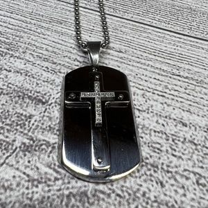 CROSS PENDANT WITH CHAIN (052)